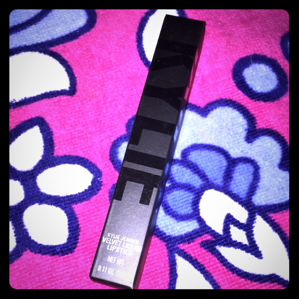 ♥️Authentic Kylie Cosmetics Velvet Lip Color♥️